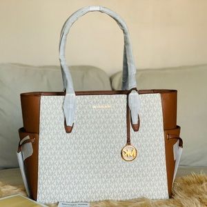Mk Gilly Large Jet Set Travel Tote Vanilla